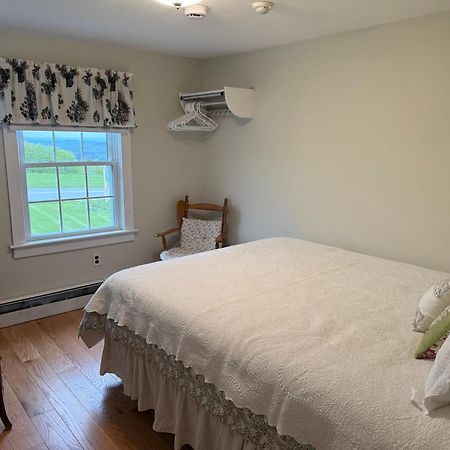 Cooper Hill Inn East Dover Екстериор снимка